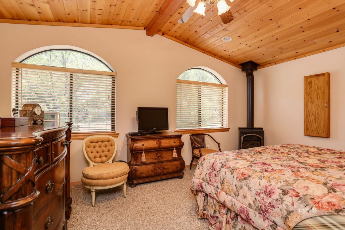 25451 Glen Road Idyllwild, CA 92549 - Photo 22 of 41 Untitled
