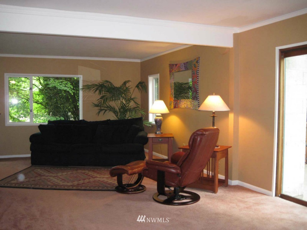 9235 Northeast 175th Street Bothell, WA 98011 - Photo 3 of 15 Gallery Image 3