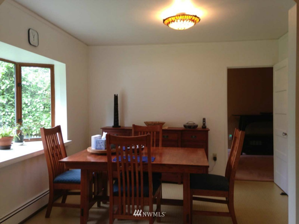 9235 Northeast 175th Street Bothell, WA 98011 - Photo 5 of 15 Gallery Image 5