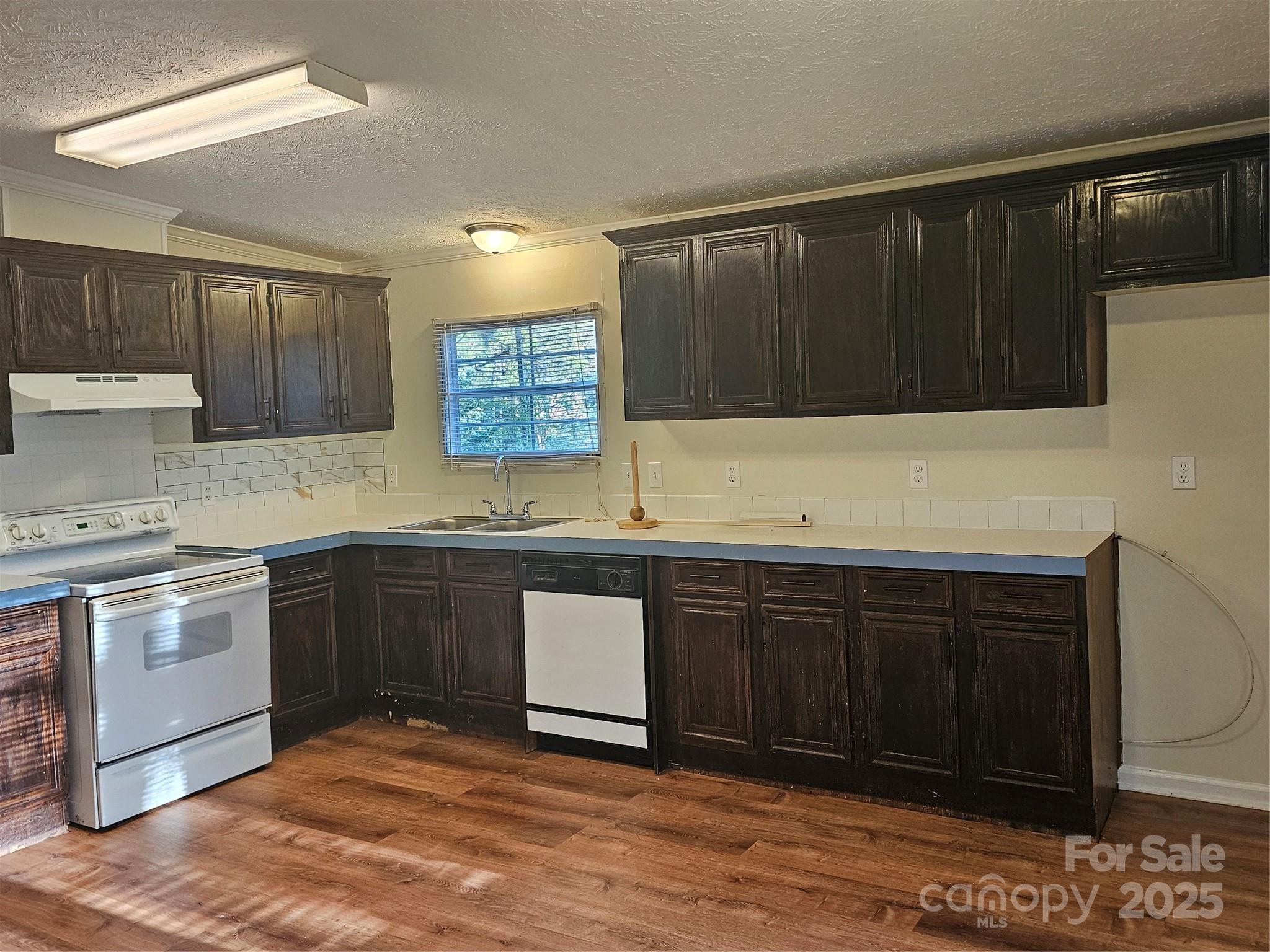 112 Thunder Road China Grove, NC 28023 - Photo 4 of 21 Gallery Image 4