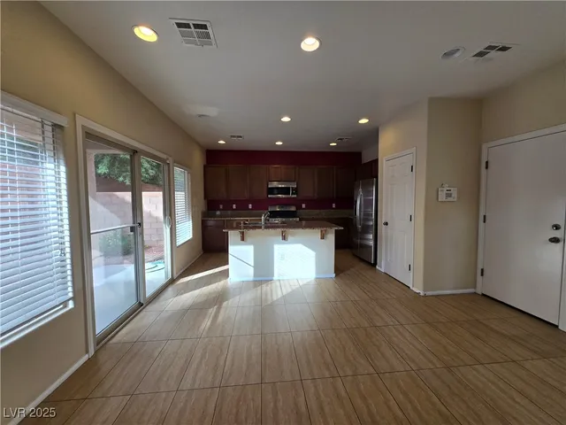 $2,000 | 10601 Cave Ridge Street, Las Vegas, NV 89179