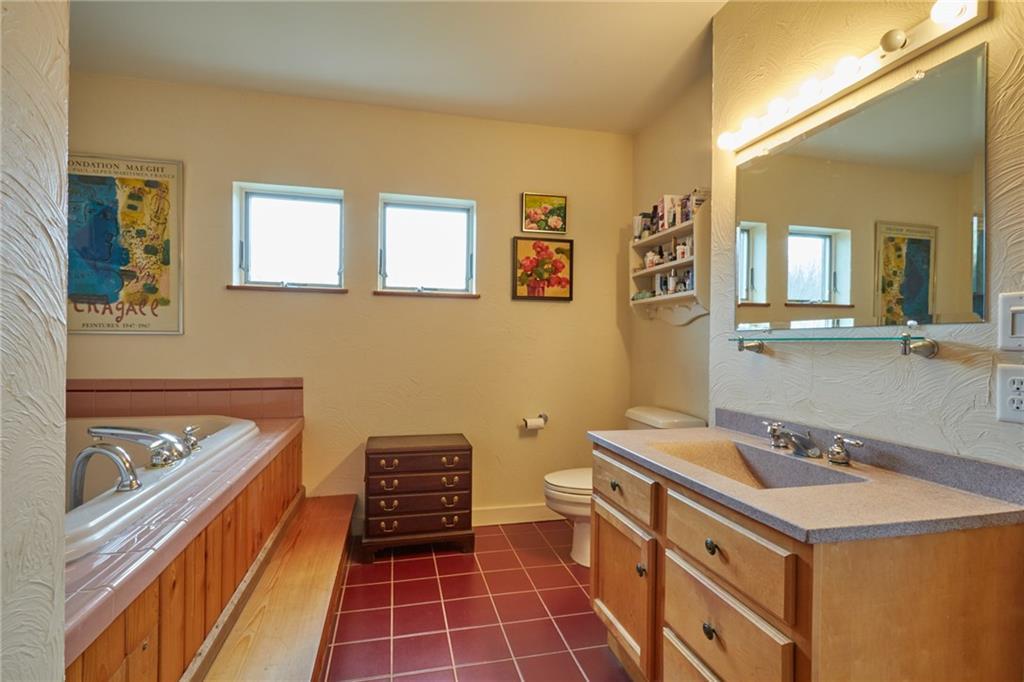 715 Friendship Road Waldoboro, ME 04572 - Photo 22 of 31 Master bath.