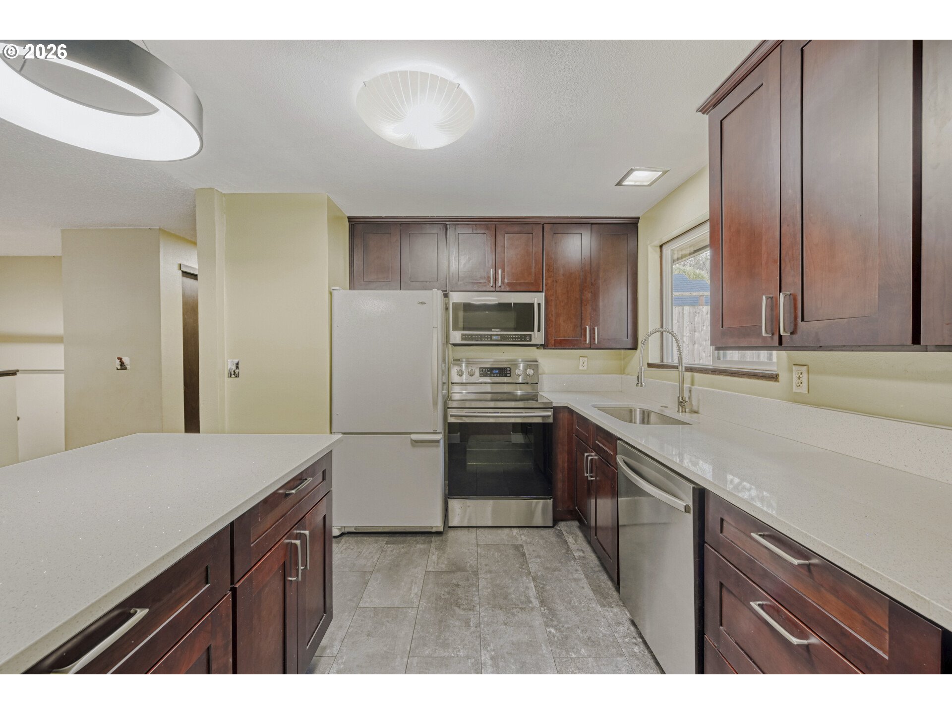 223 Southwest Taylors Ferry Road Portland, OR 97219 - Photo 12 of 33