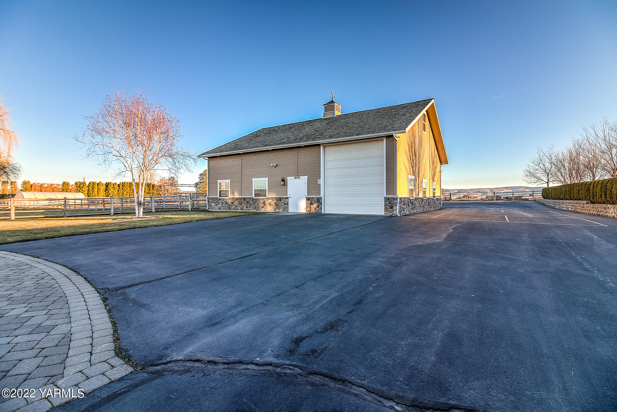 11392 Zier Road Yakima, WA 98908 - Photo 31 of 47 a view of a house with a outdoor space