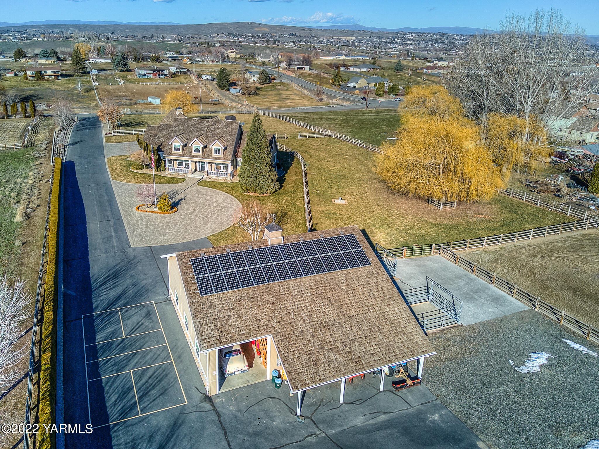 11392 Zier Road Yakima, WA 98908 - Photo 43 of 47 an aerial view of residential houses with outdoor space