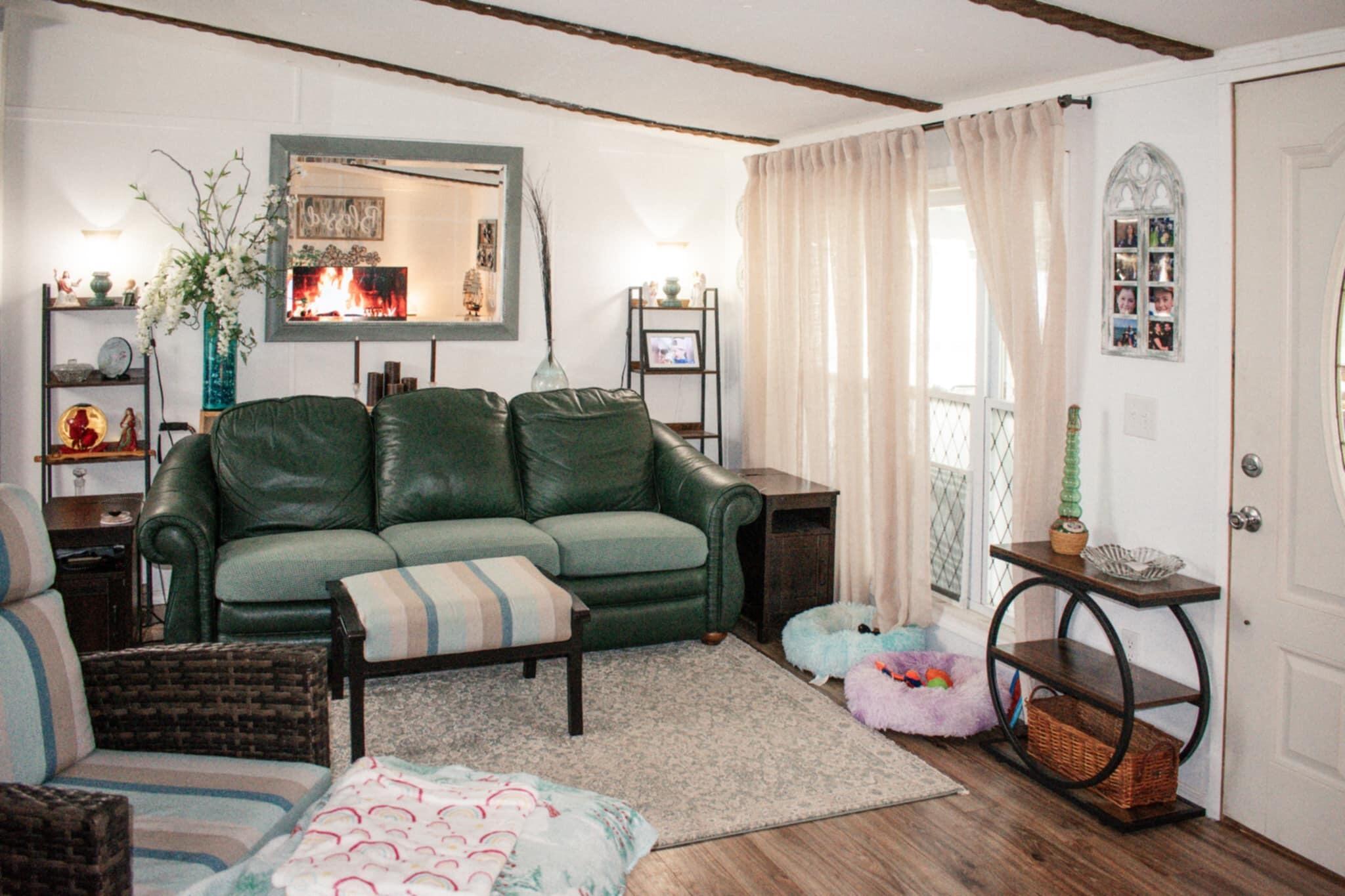 136 3rd Street Santee, SC 29142 - Photo 7 of 21 Living room2