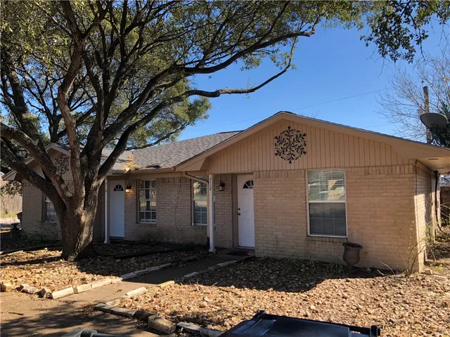 $1,100 | 710 Llano Place, College Station, TX 77840