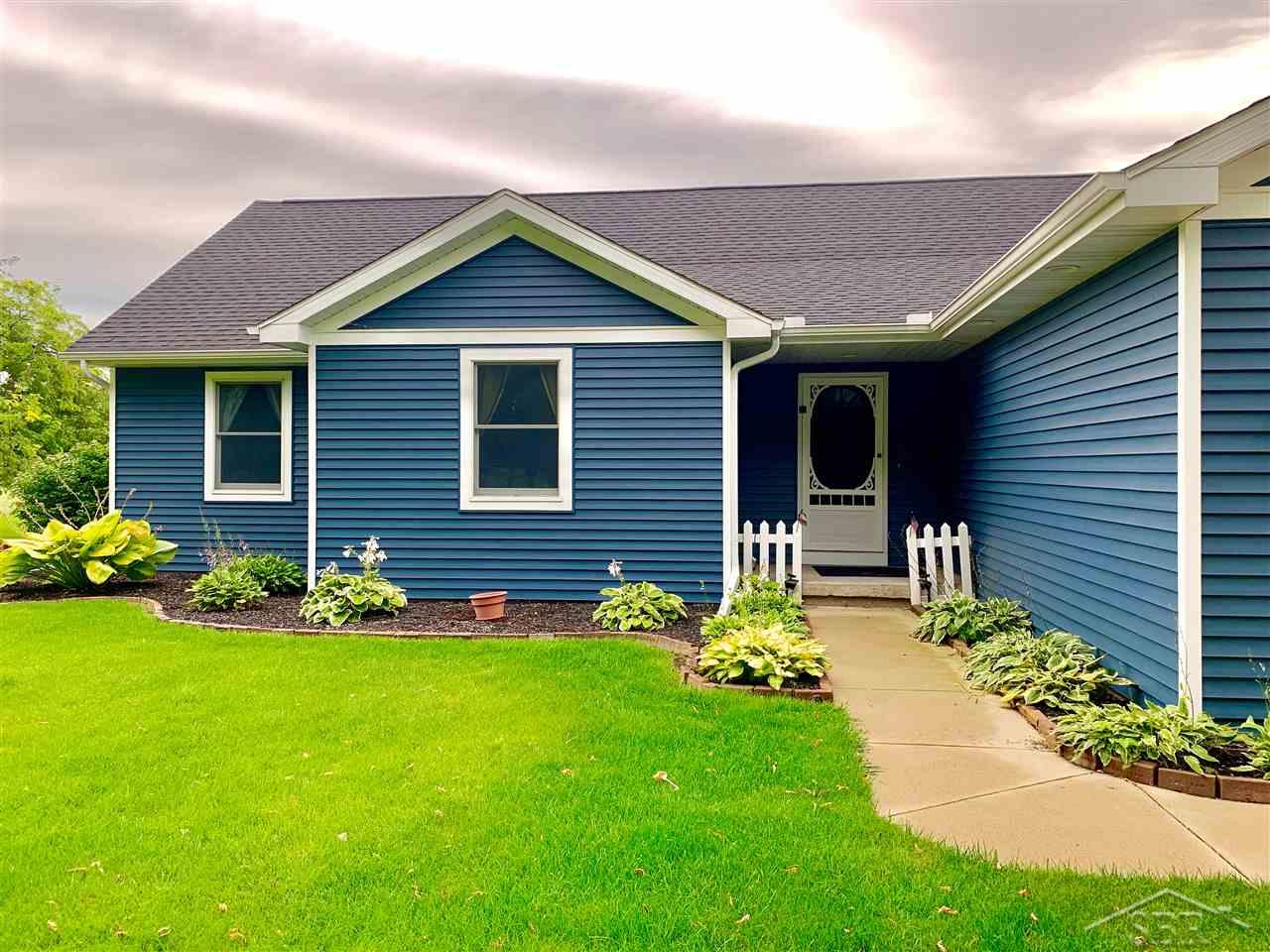 4704 North River Road Freeland, MI 48623 - Photo 3 of 39