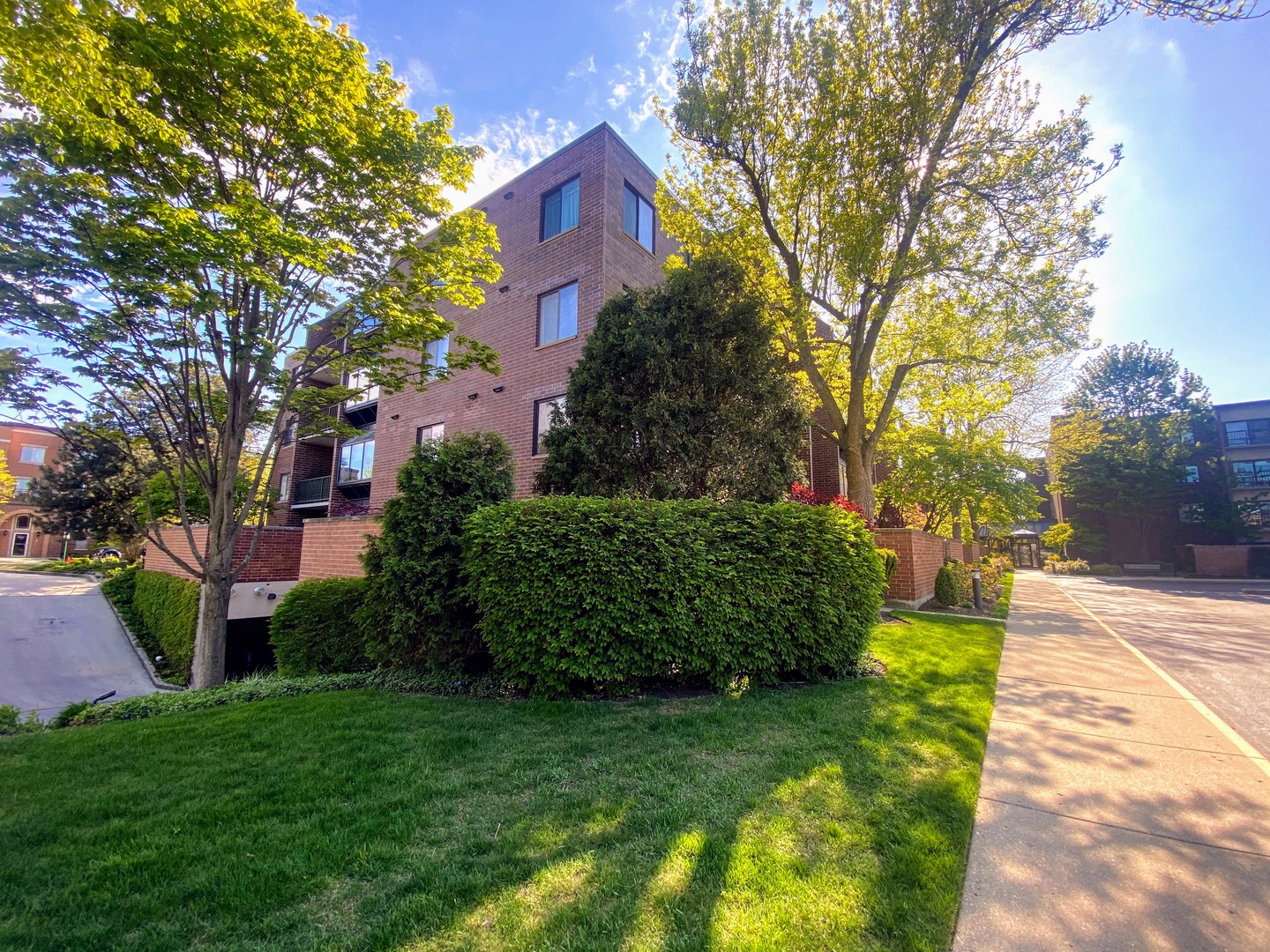 2200 Bouterse Street, Unit 407 Park Ridge, IL 60068 - Photo 3 of 30