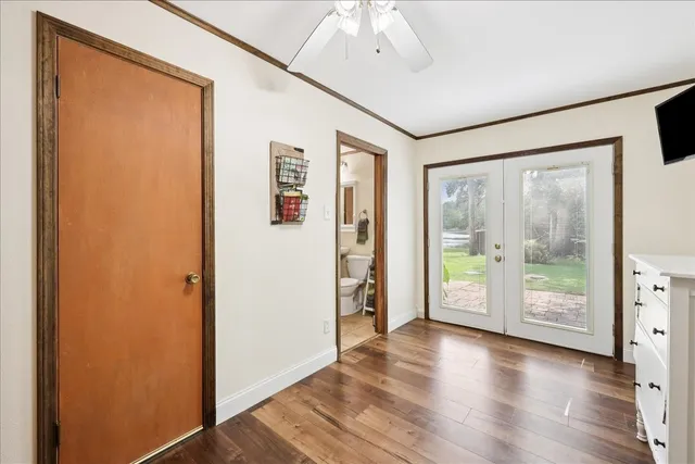 a view of livingroom with furniture and wooden floor