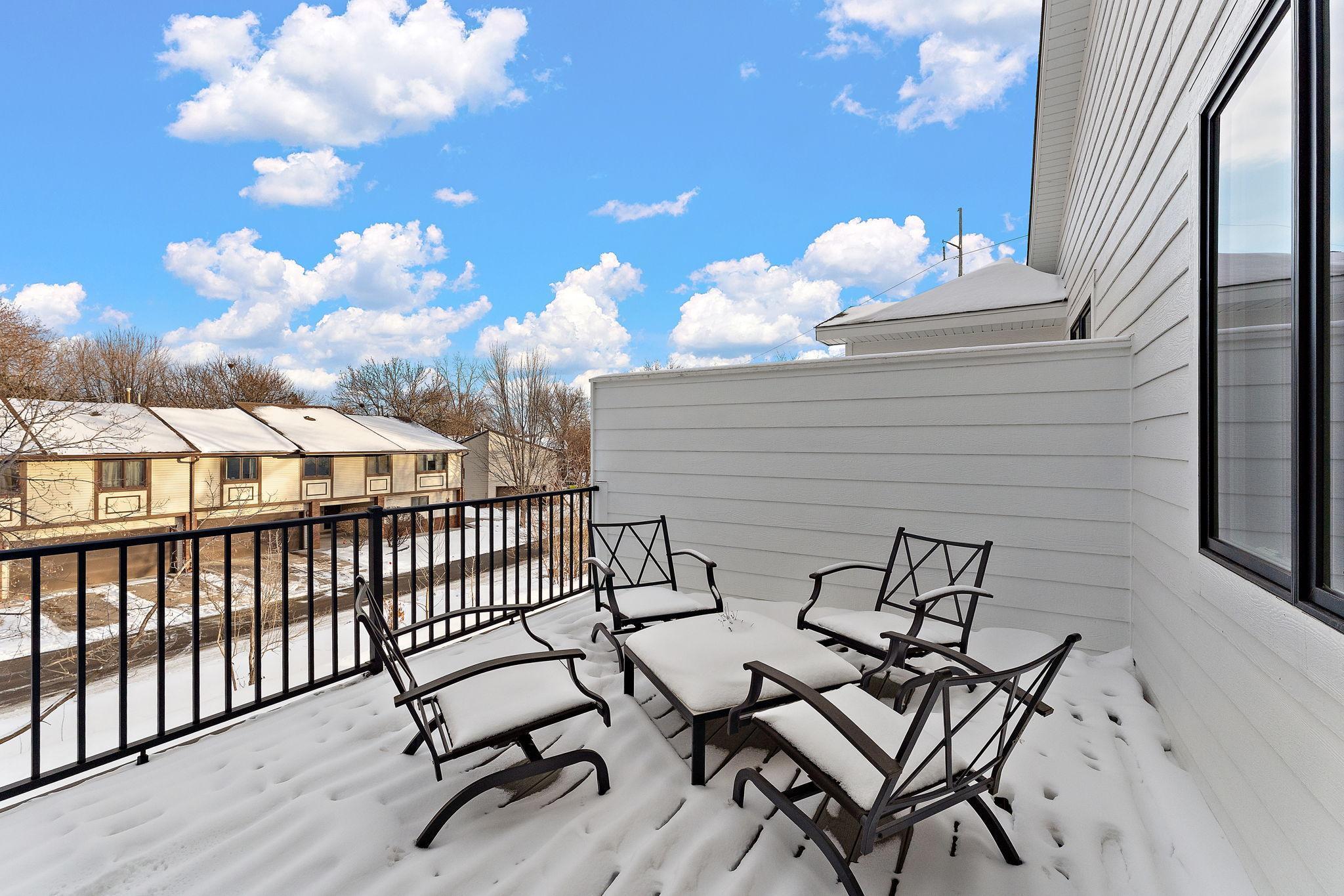 2446 County Rd D West Roseville, MN 55113 - Photo 13 of 37