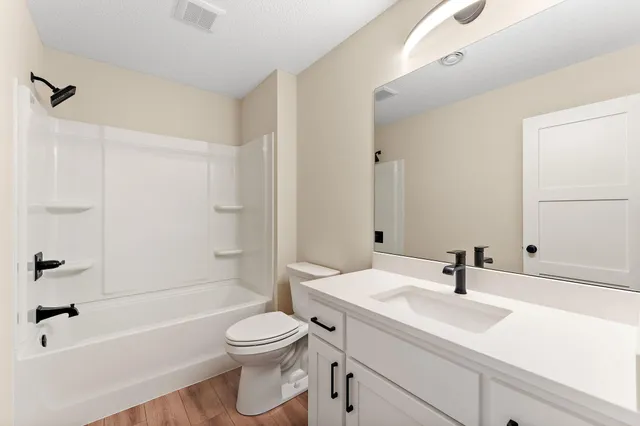 $465,000 | 2446 County Rd D West, Roseville, MN 55113