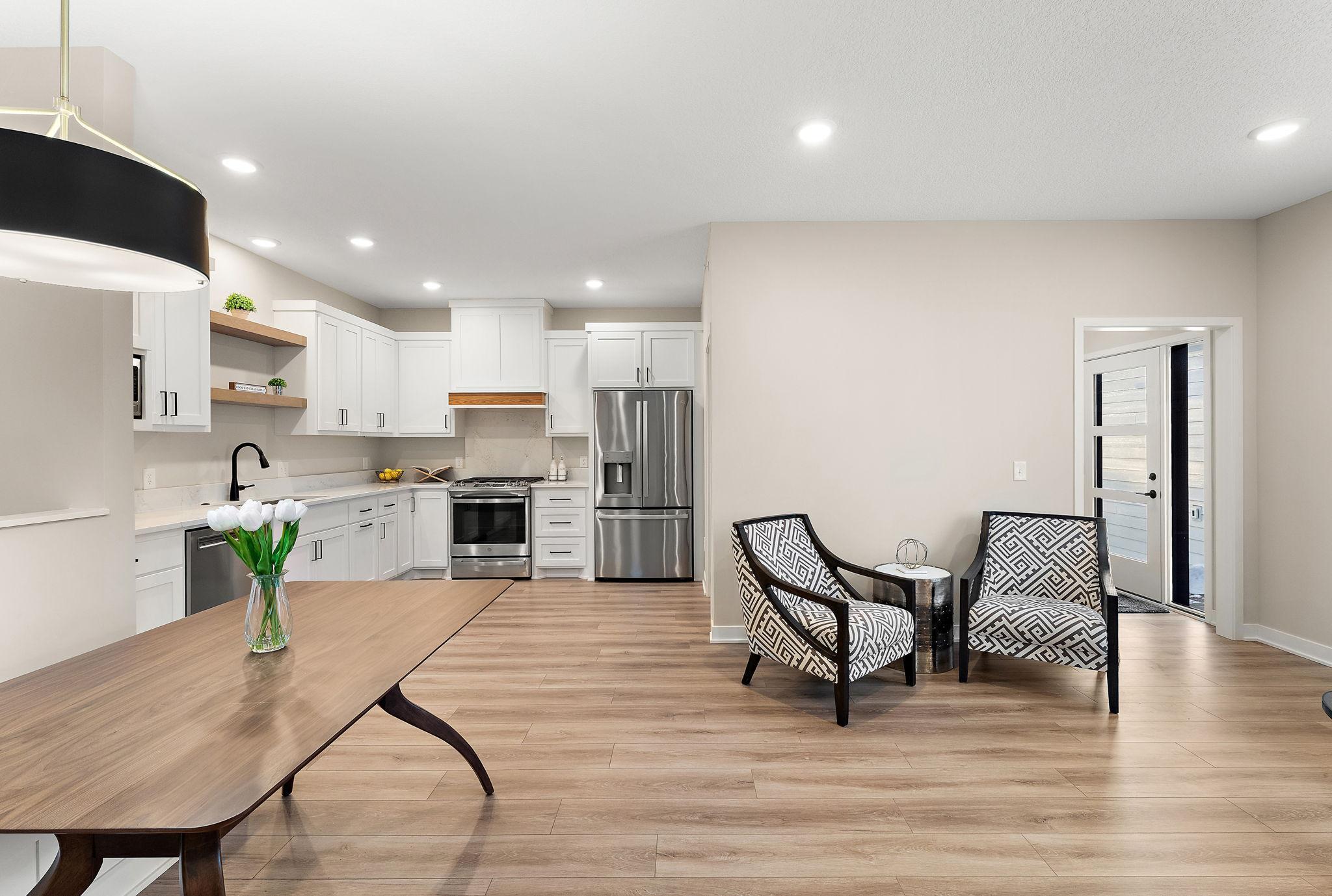 2446 County Rd D West Roseville, MN 55113 - Photo 3 of 37