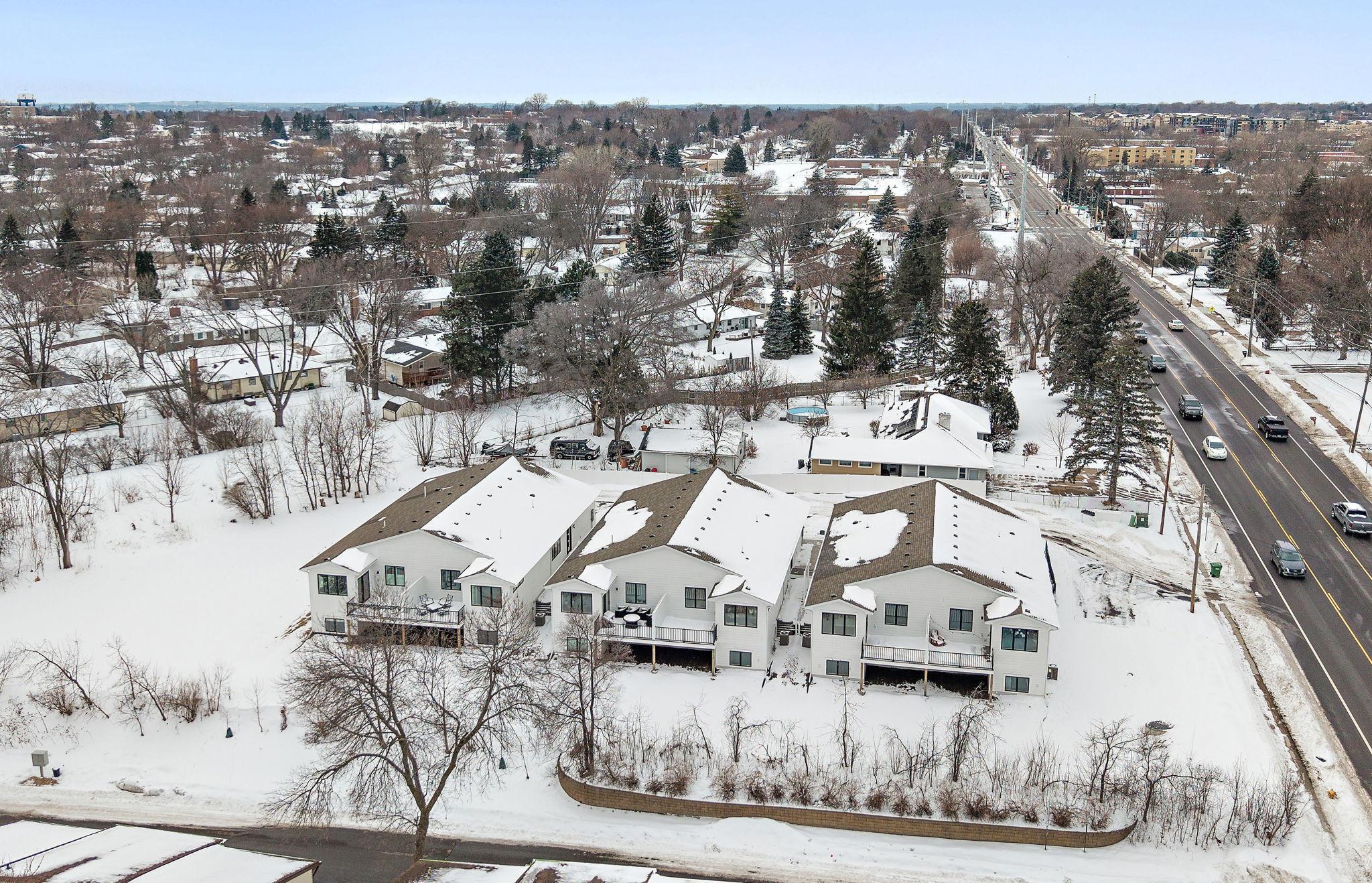 2446 County Rd D West Roseville, MN 55113 - Photo 33 of 37