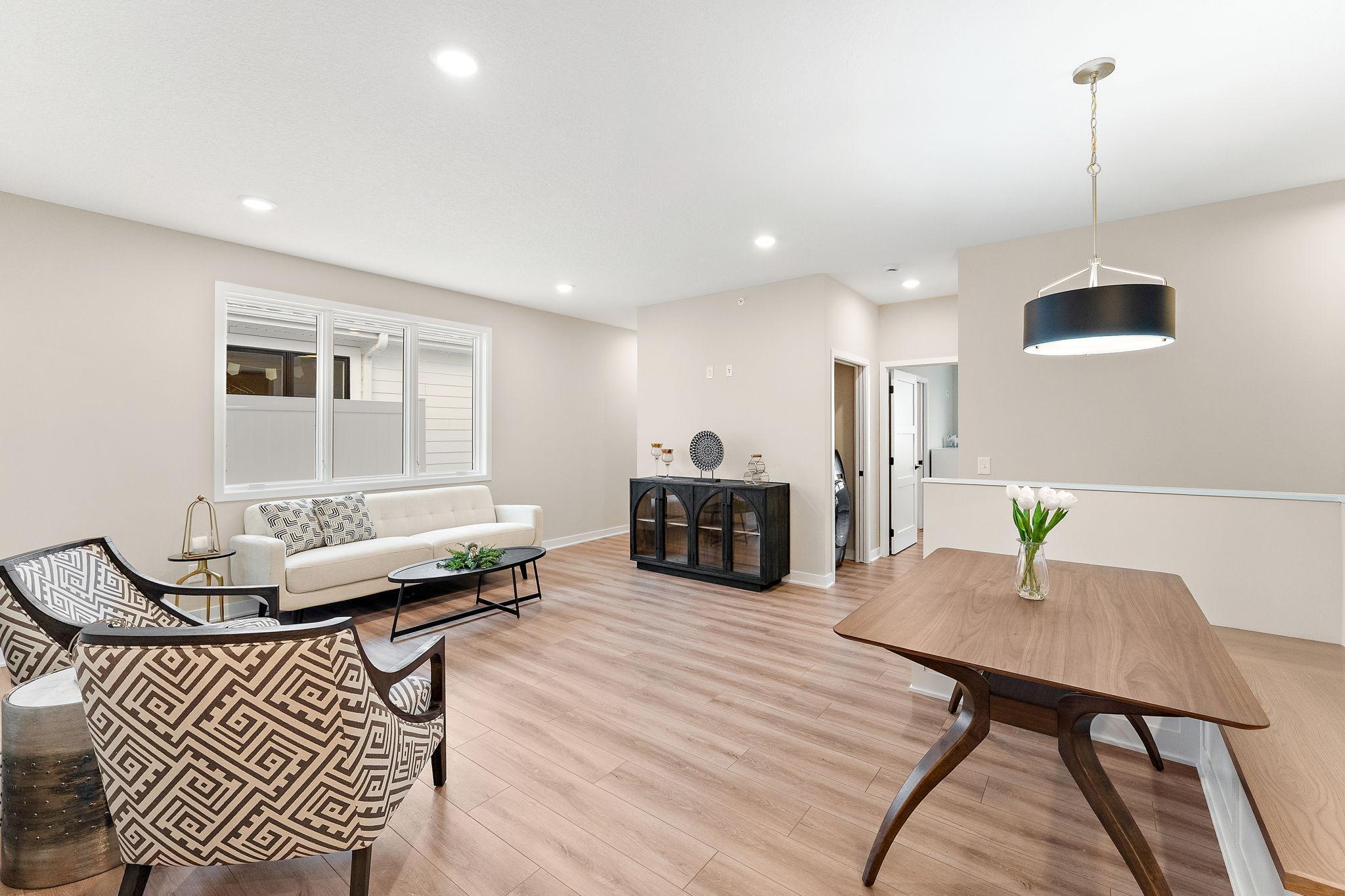 2446 County Rd D West Roseville, MN 55113 - Photo 4 of 37