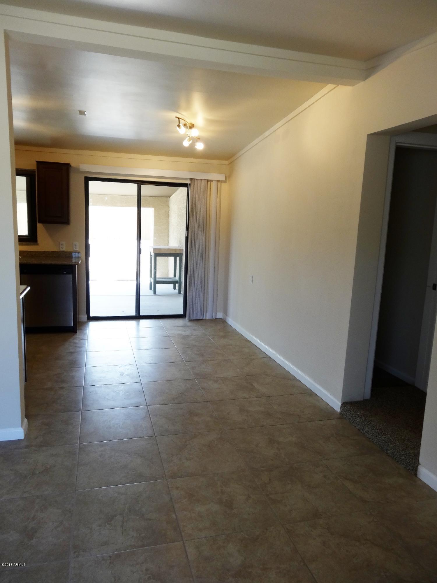 406 South Roberts Road Tempe, AZ 85281 - Photo 8 of 31 097