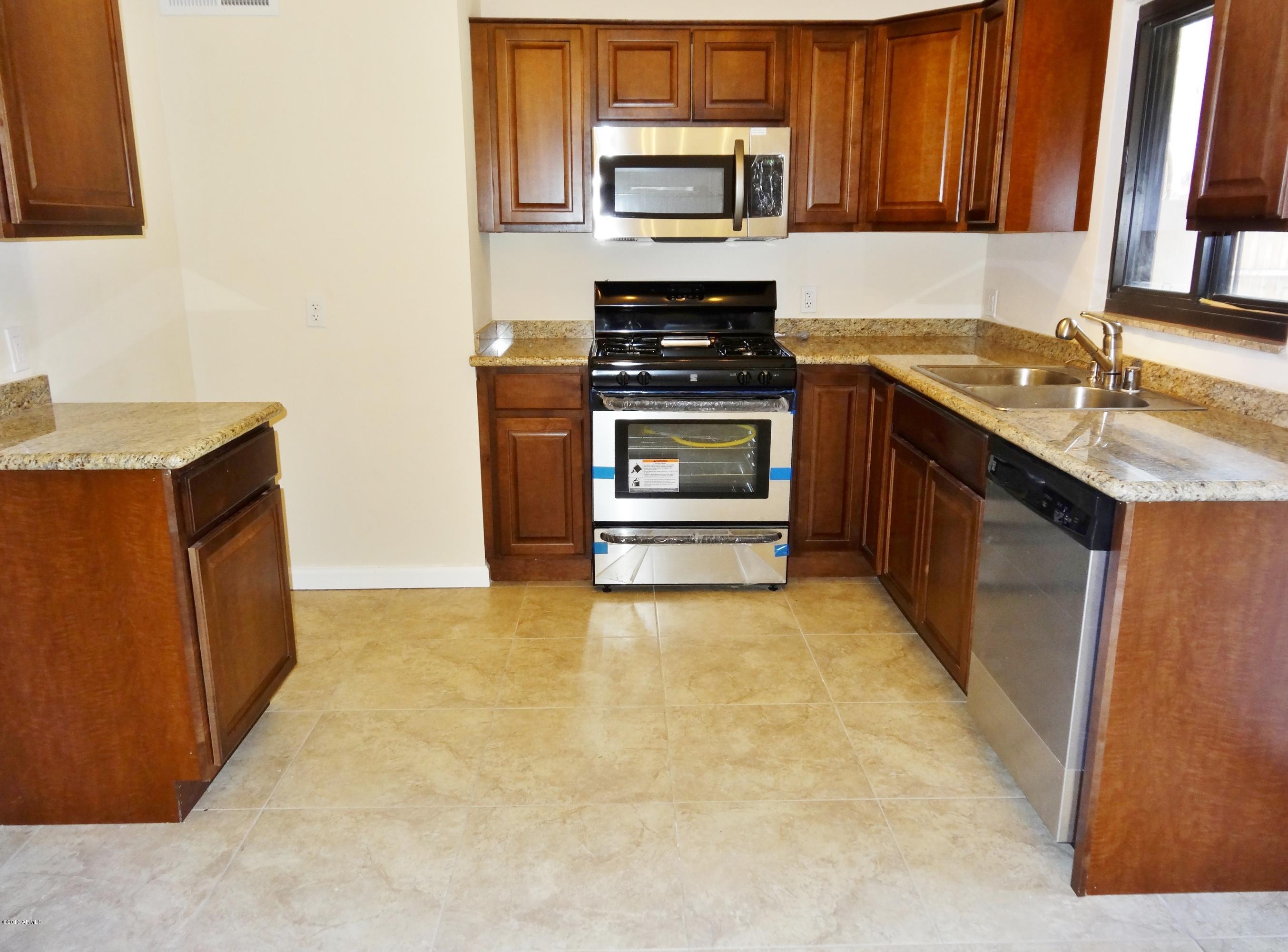 406 South Roberts Road Tempe, AZ 85281 - Photo 10 of 31 090