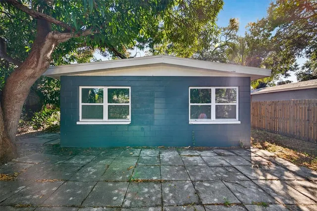 $3,490 | 2245 17th Avenue South, St. Petersburg, FL 33712