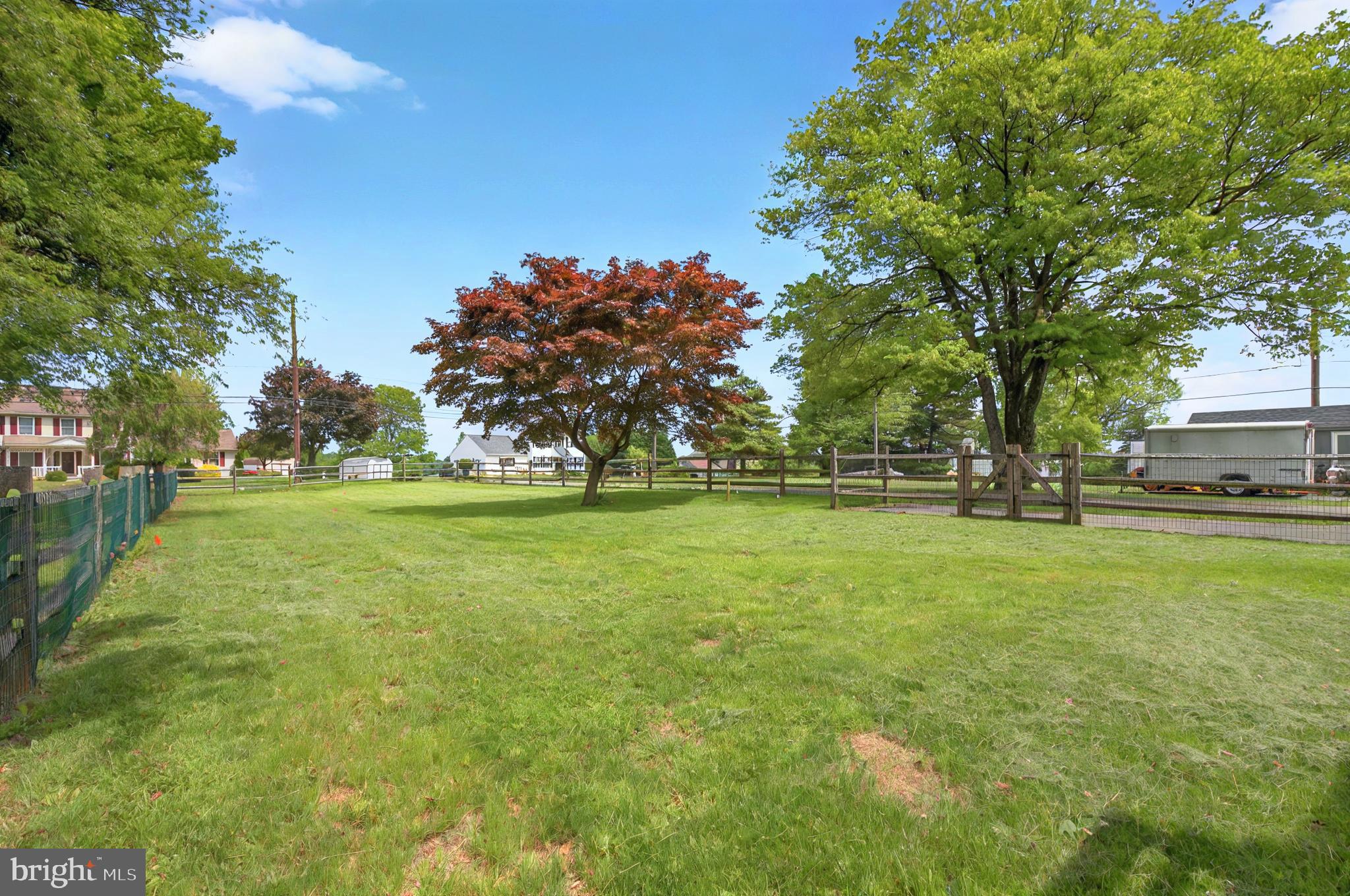 222 Old Racetrack Road Parkesburg, PA 19365 - Photo 4 of 37