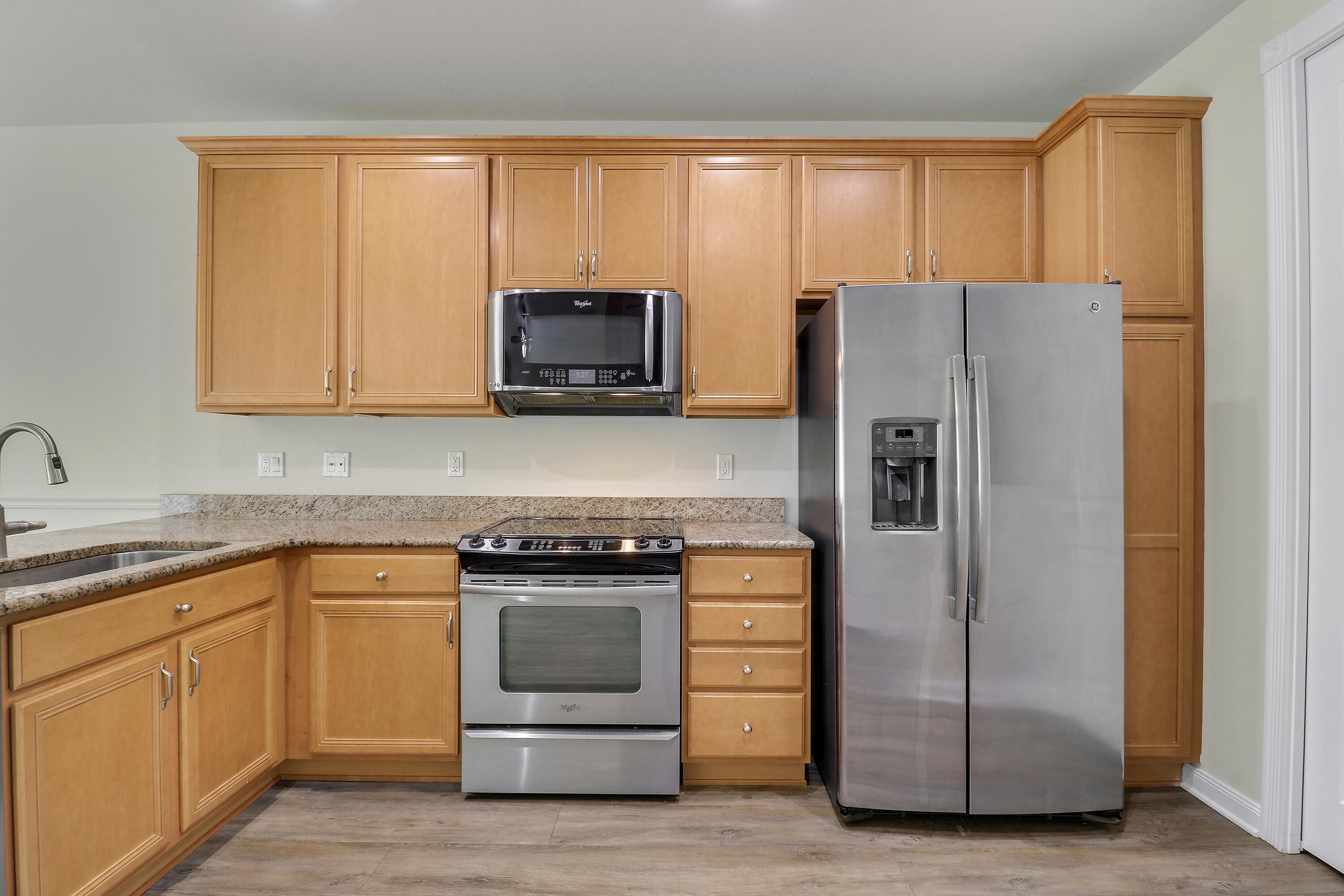 1043 Key Largo Street Jupiter, FL 33458 - Photo 15 of 46 Kitchen