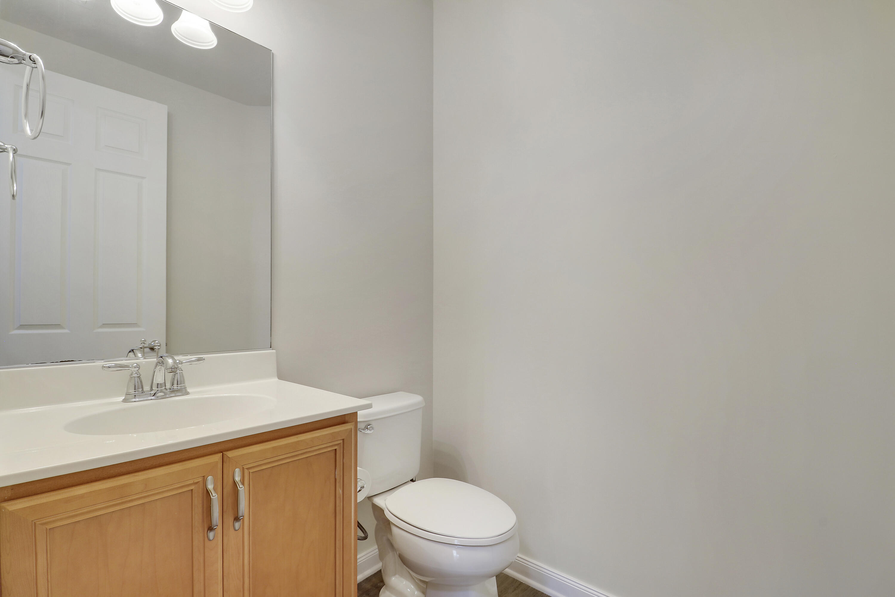 1043 Key Largo Street Jupiter, FL 33458 - Photo 18 of 46 Powder Room