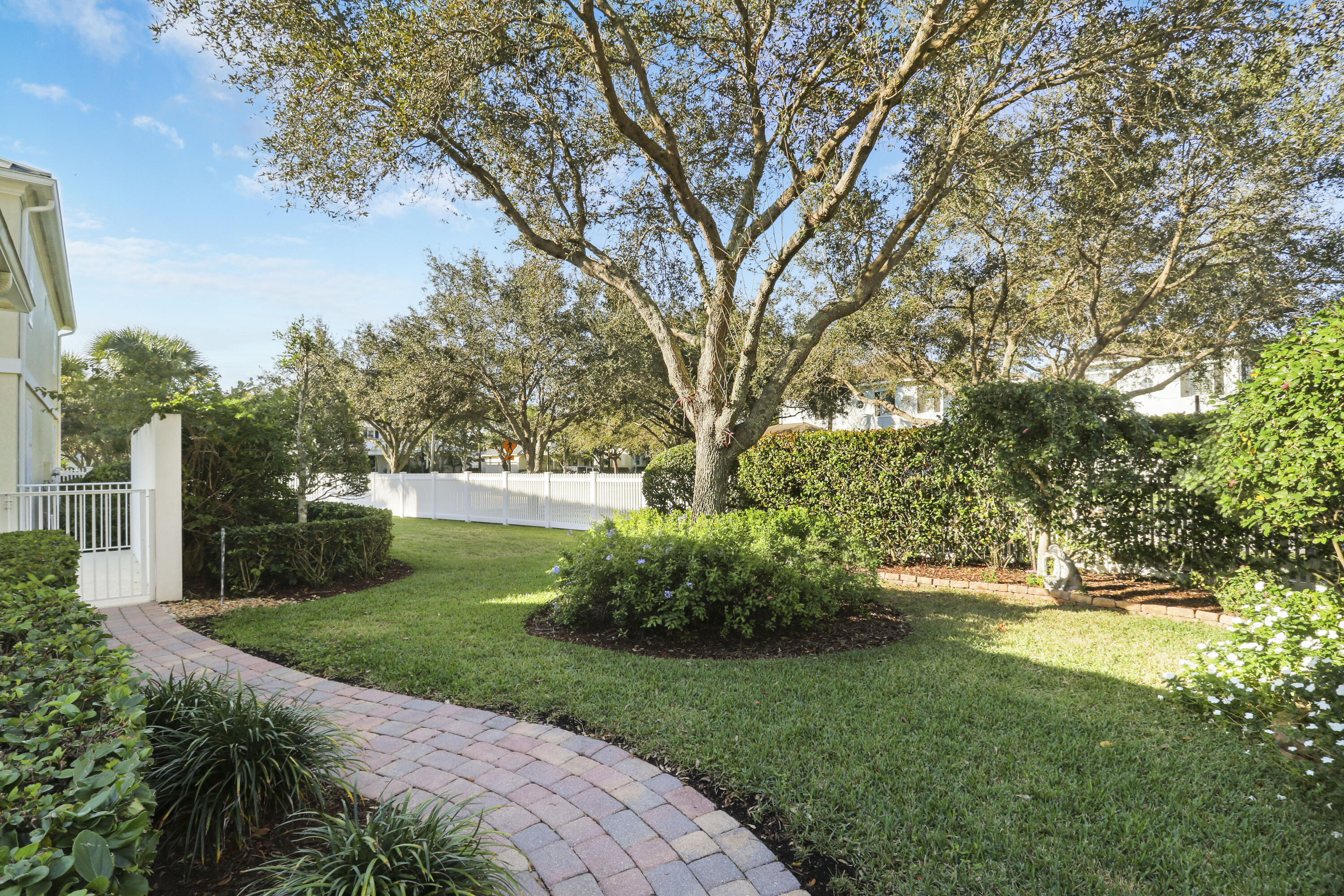 1043 Key Largo Street Jupiter, FL 33458 - Photo 38 of 46 Fenced Yard and Patio