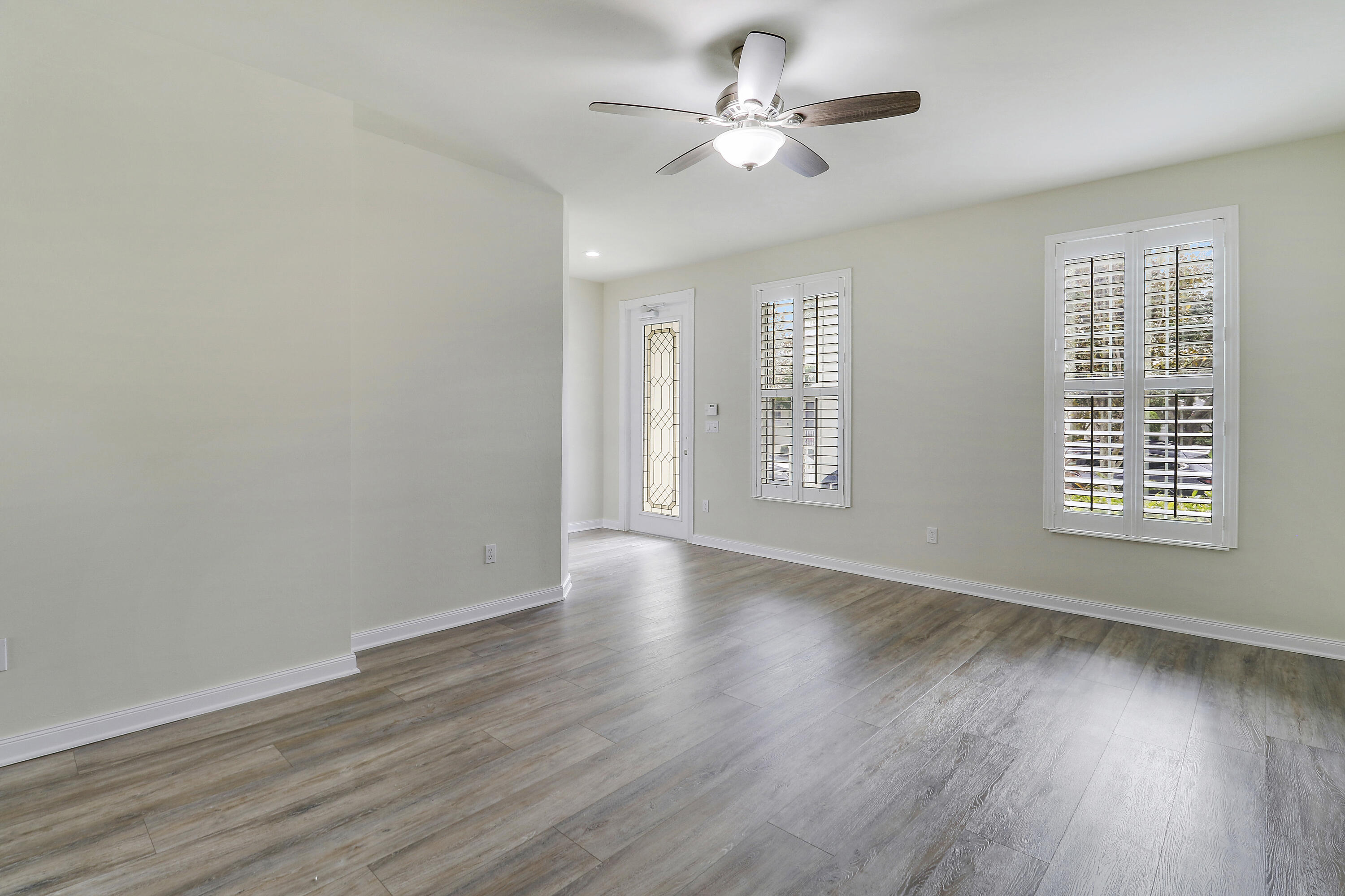1043 Key Largo Street Jupiter, FL 33458 - Photo 4 of 46 Family Room
