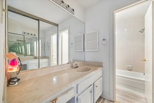 $1,850 | 880 Tully Street, Unit 13, Houston, TX 77079