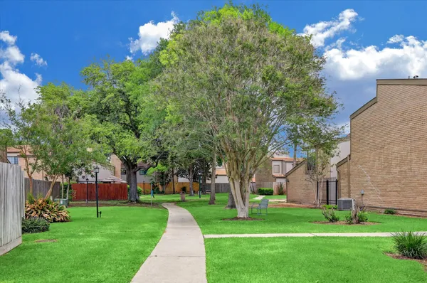 $1,850 | 880 Tully Street, Unit 13, Houston, TX 77079