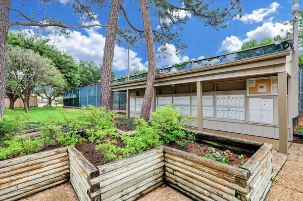 $1,850 | 880 Tully Street, Unit 13, Houston, TX 77079