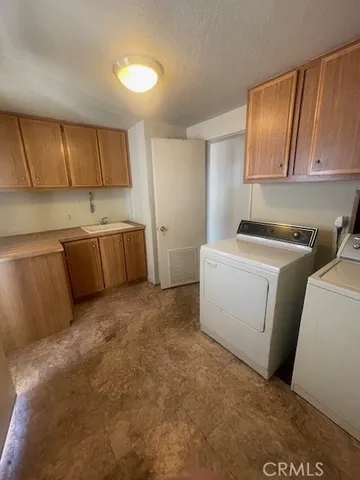 a close view of sink