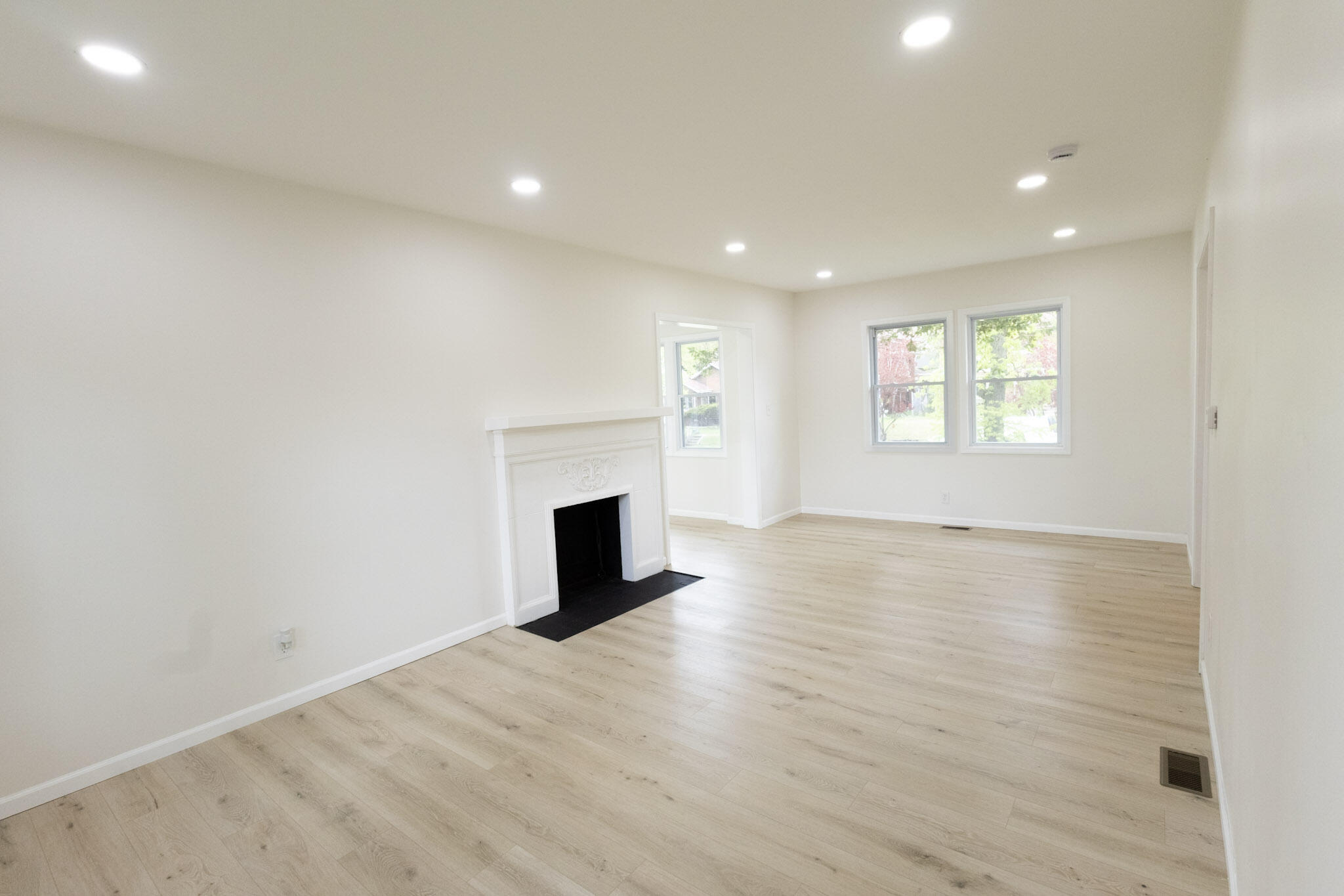 4409 Adams Street Gary, IN 46408 - Photo 4 of 21 2048x1365