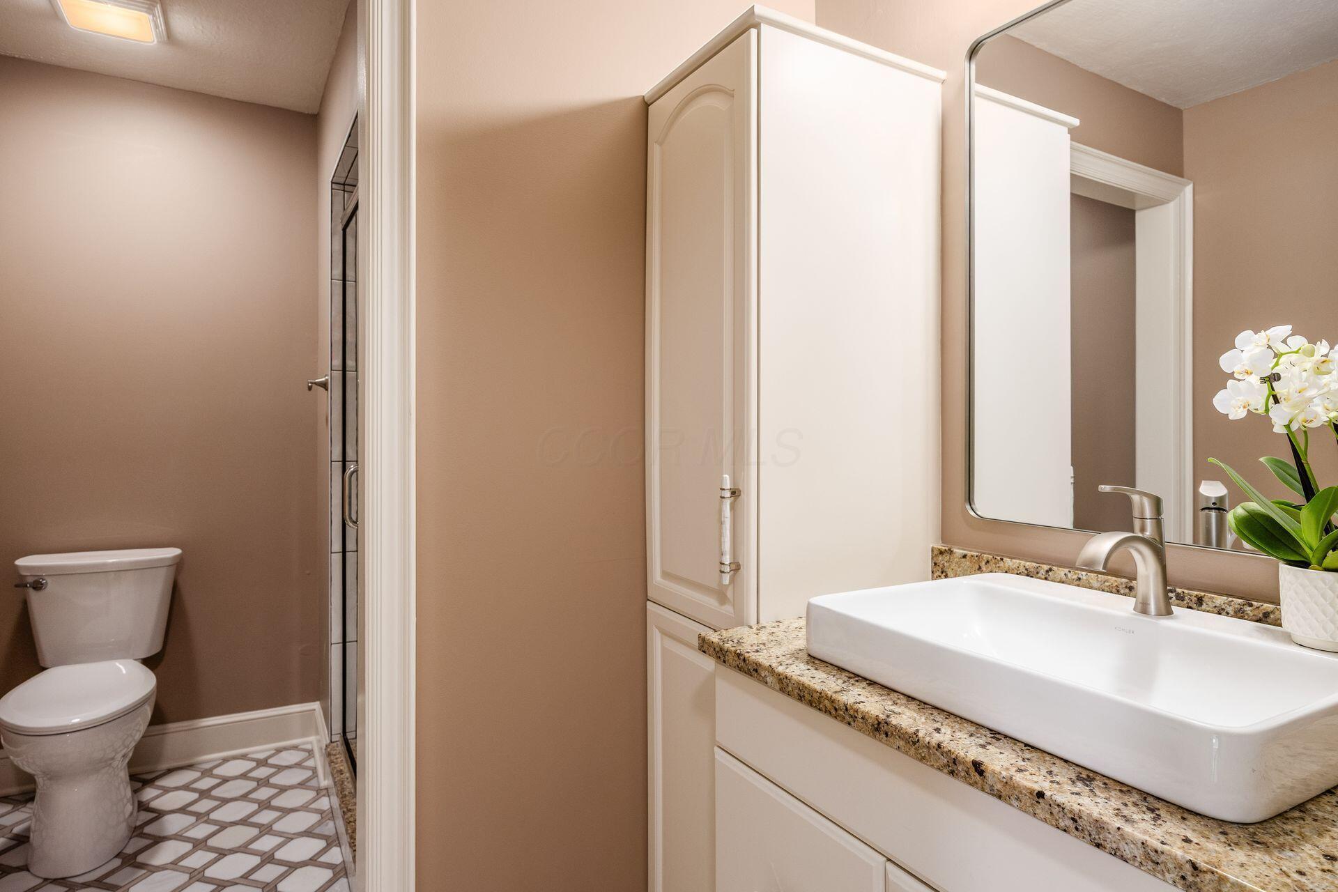 2841 Doncaster Road Columbus, OH 43221 - Photo 43 of 72 Full Bathroom 4