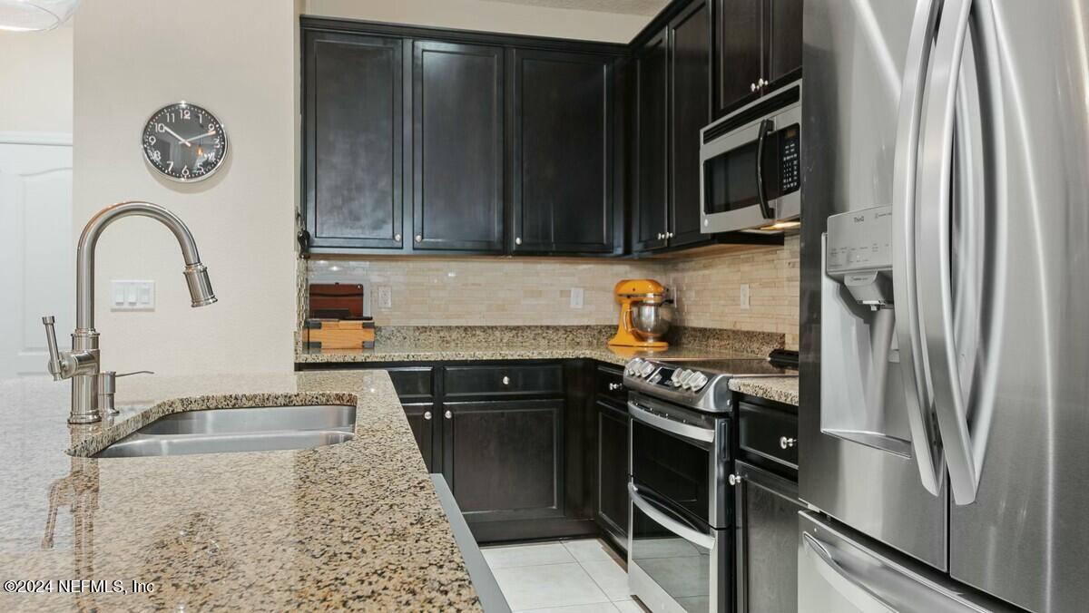 3842 Chasing Falls Road Orange Park, FL 32065 - Photo 9 of 33 Kitchen left side