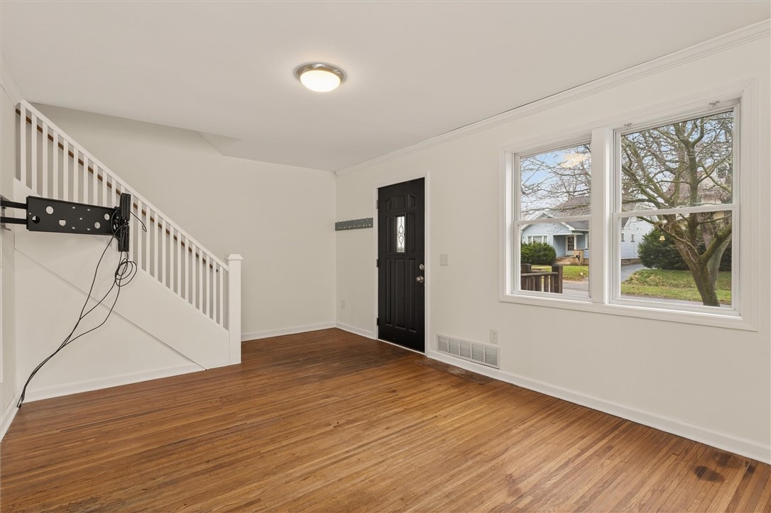 69 Chippendale Road Greece, NY 14616 - Photo 4 of 38