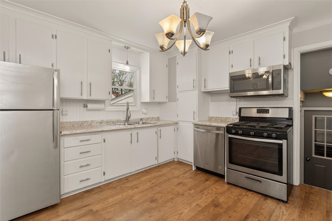 69 Chippendale Road Greece, NY 14616 - Photo 5 of 38