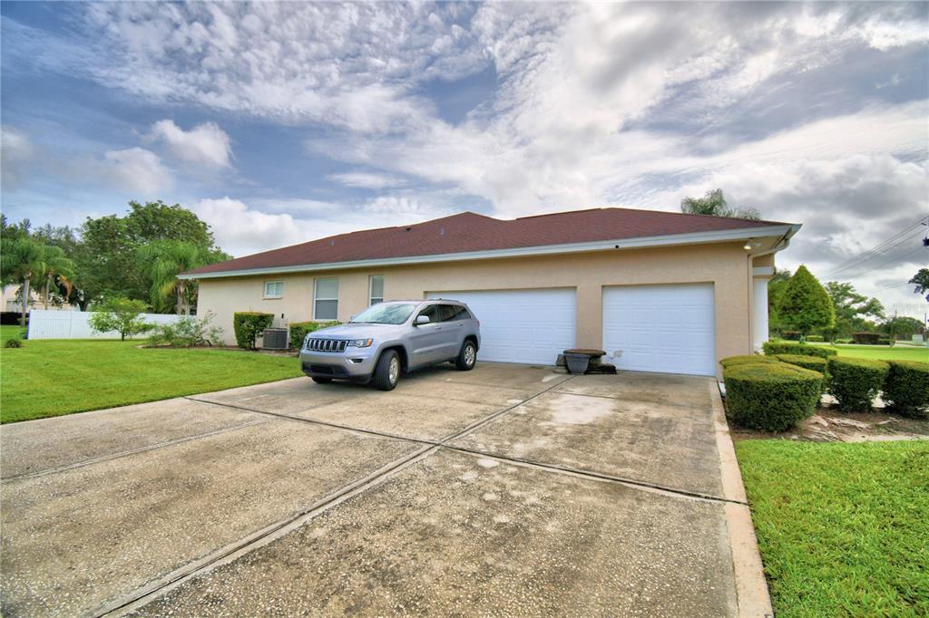 2004 Clubhouse Road Lakeland, FL 33813 - Photo 12 of 84 Gallery Image 12