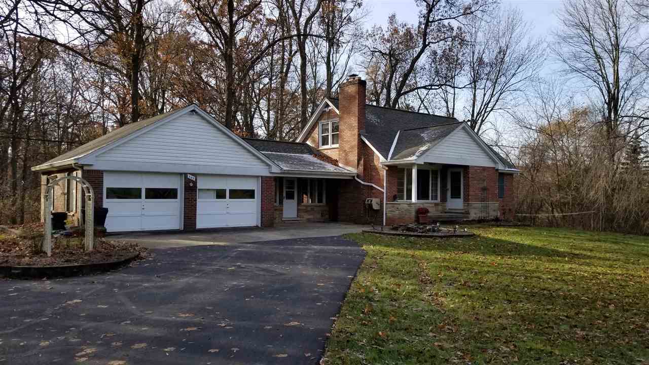 545 Whims Lane Rochester, MI 48306 - Photo 1 of 31 Front