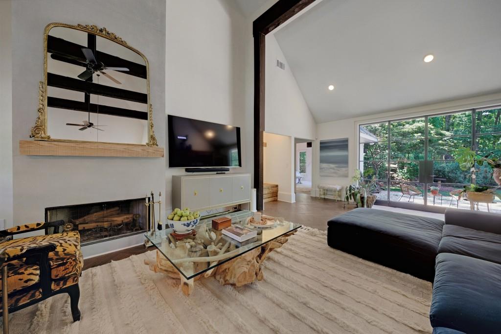 950 Jones Road Roswell, GA 30075 - Photo 8 of 62