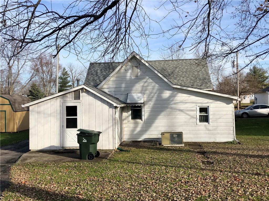 342 Maple Street Hope, IN 47246 - Photo 4 of 23 Gallery Image 4
