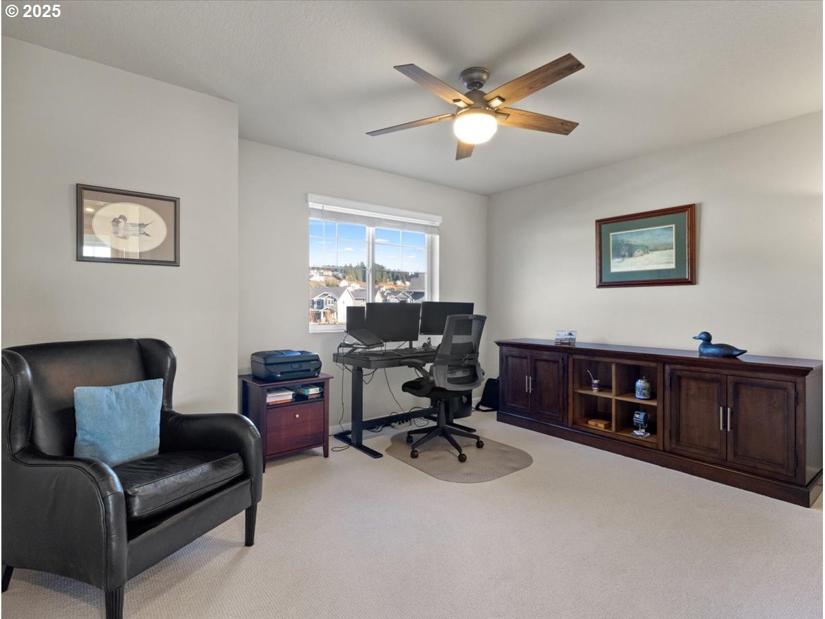 6684 North 89th Loop Camas, WA 98607 - Photo 16 of 44 a living room with furniture