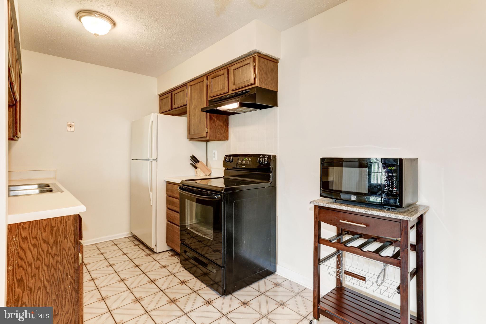 6470 Greenfield Road, Unit 1105 Elkridge, MD 21075 - Photo 14 of 35 Eat-In Kitchen
