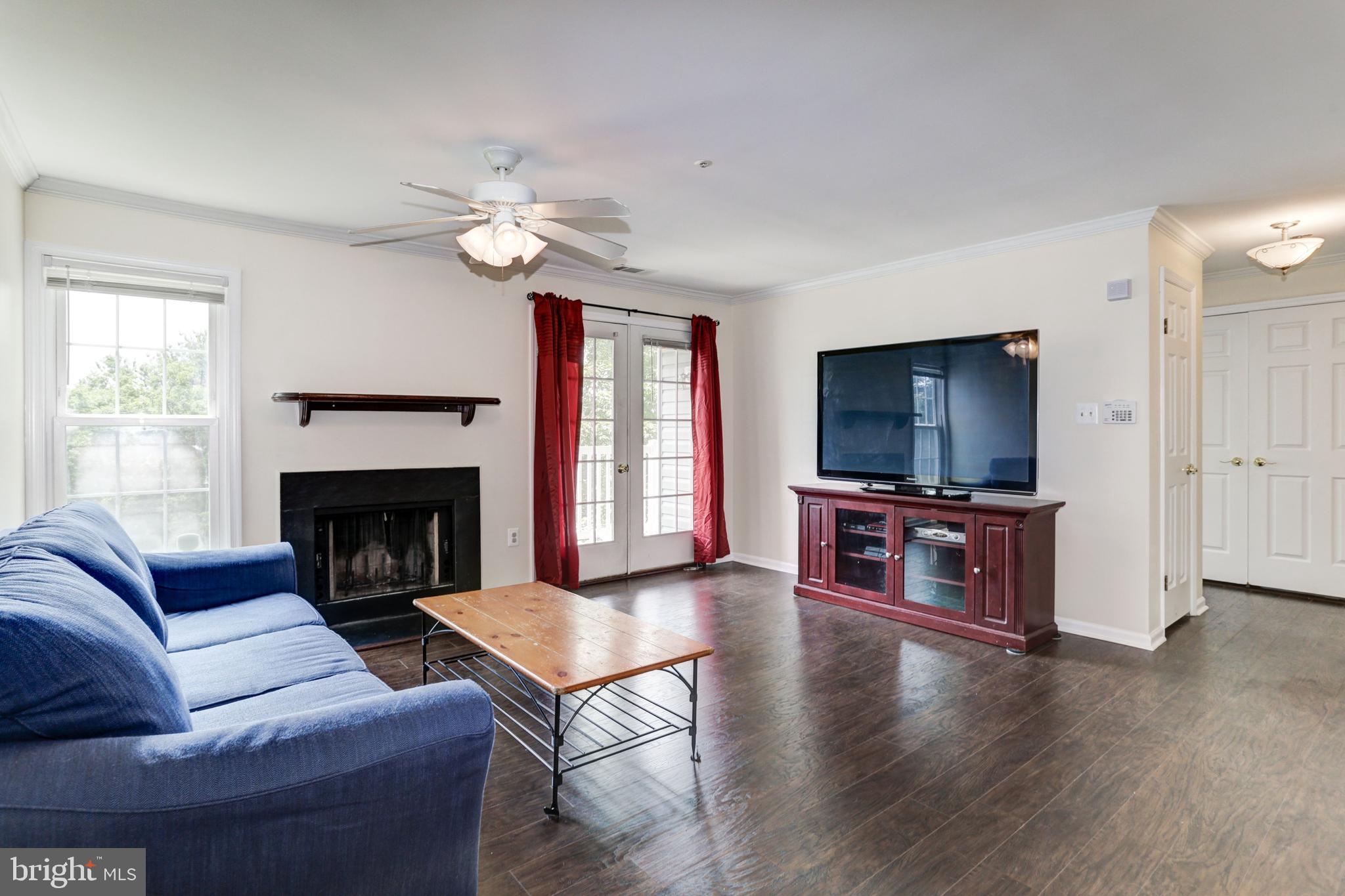6470 Greenfield Road, Unit 1105 Elkridge, MD 21075 - Photo 6 of 35 Living Room