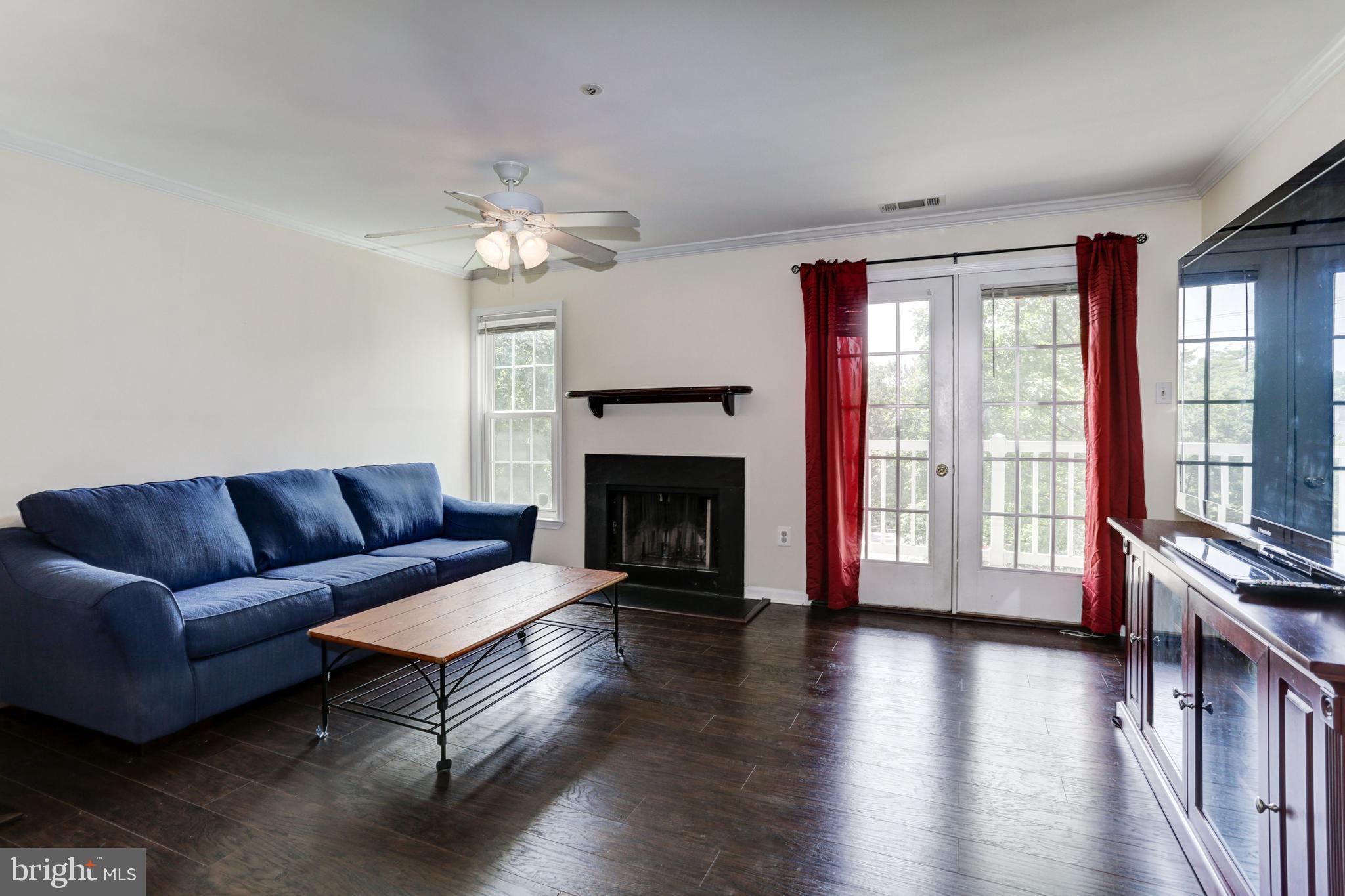6470 Greenfield Road, Unit 1105 Elkridge, MD 21075 - Photo 7 of 35 Living Room