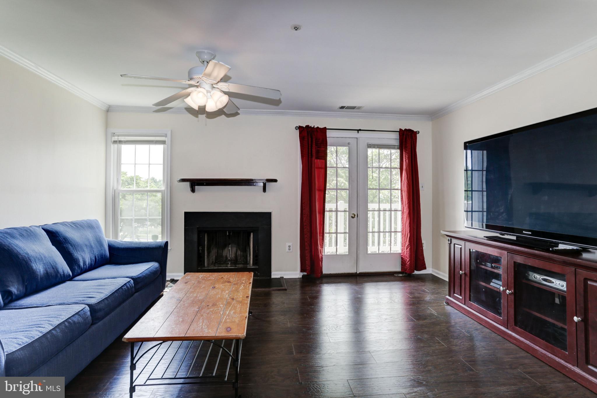 6470 Greenfield Road, Unit 1105 Elkridge, MD 21075 - Photo 8 of 35 Living Room