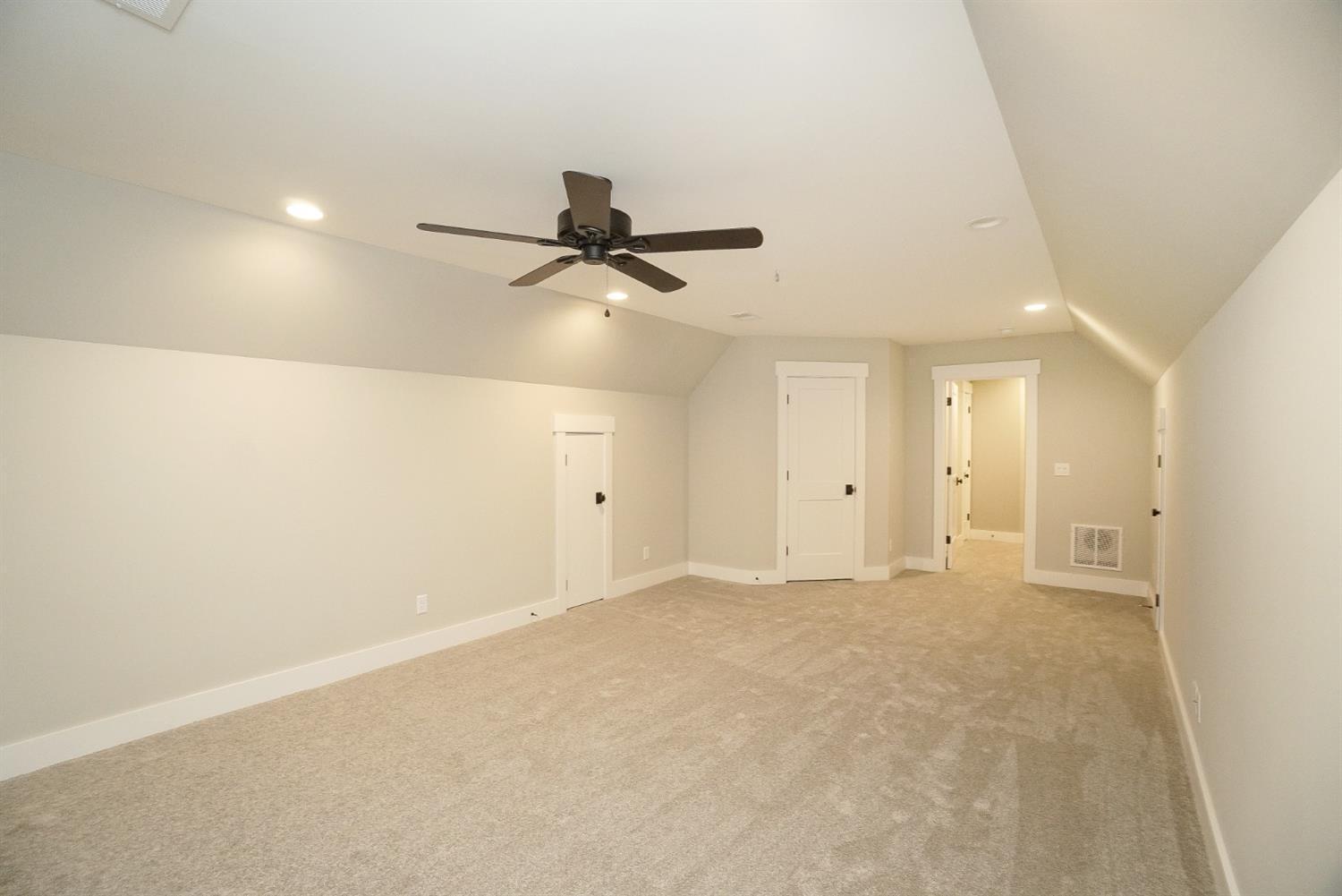 9700 Ridgeway Avenue Blue Ash, OH 45242 - Photo 33 of 47 Gallery Image 33