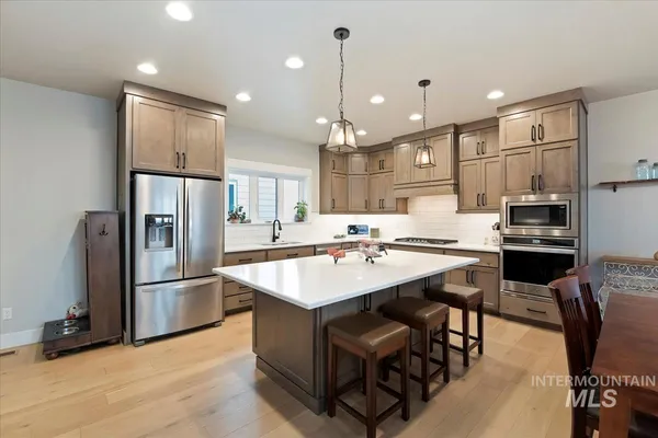 $795,000 | 21301 Cessna Court, Greenleaf, ID 83626