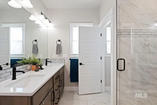 $795,000 | 21301 Cessna Court, Greenleaf, ID 83626