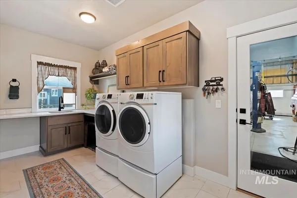 $795,000 | 21301 Cessna Court, Greenleaf, ID 83626