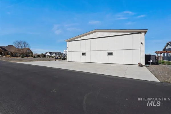 $795,000 | 21301 Cessna Court, Greenleaf, ID 83626